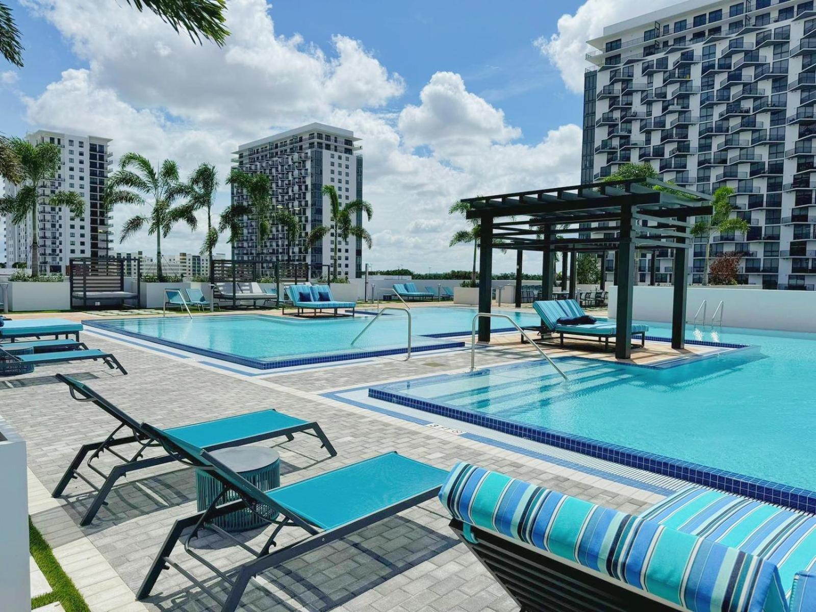 Cozy 1- 1 Bedroom Steps From Downtown Doral Park Miami Extérieur photo